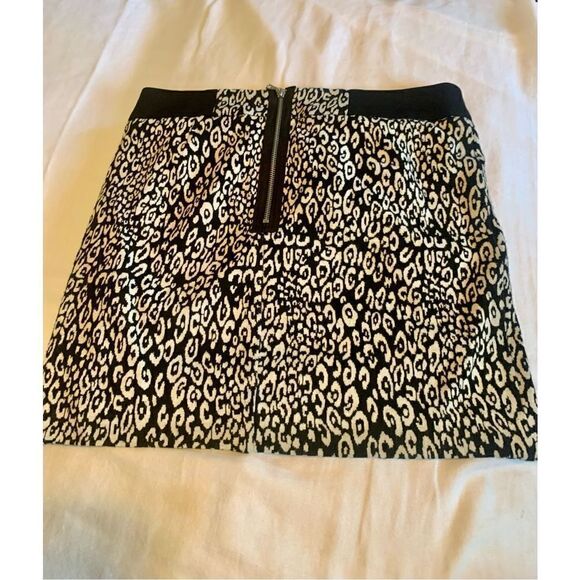 Trina Turk Animal Knit Mini Skirt - Picture 5 of 5